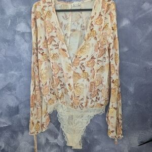 Floral Lace-Trim Surplice Bodysuit Top - Peach Floral